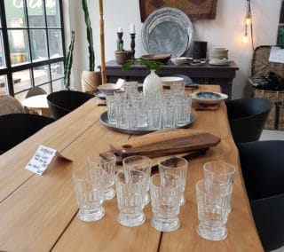 Verre à Mojito Absinthe et Saga, présentés dans une boutique partenaire