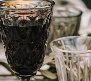 Verres Lyonnais anthracite, teintés dans la masse