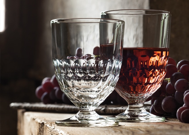 Verres à pied et long drink Artois