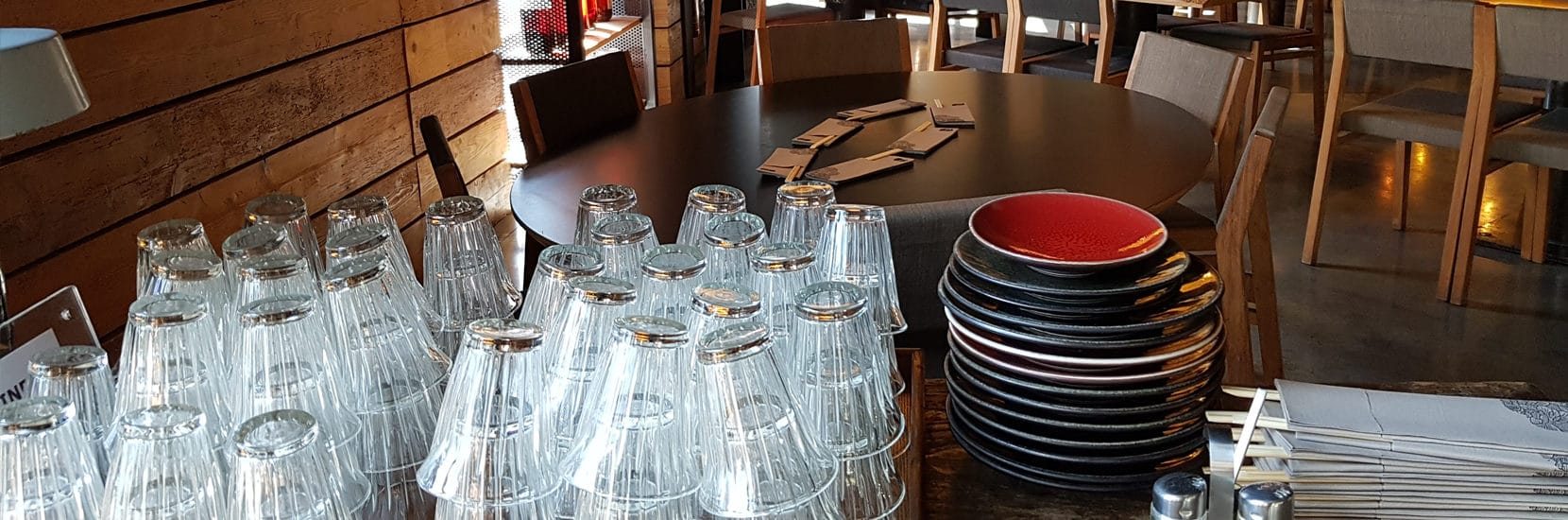 Mugs Zinc dans restaurant